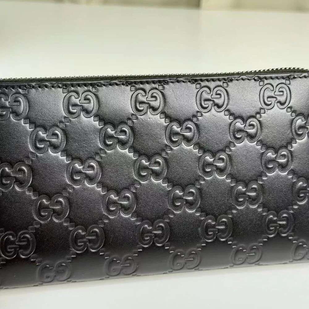 Gucci Black GG Logo Printed Wallet with Classic Logo Design